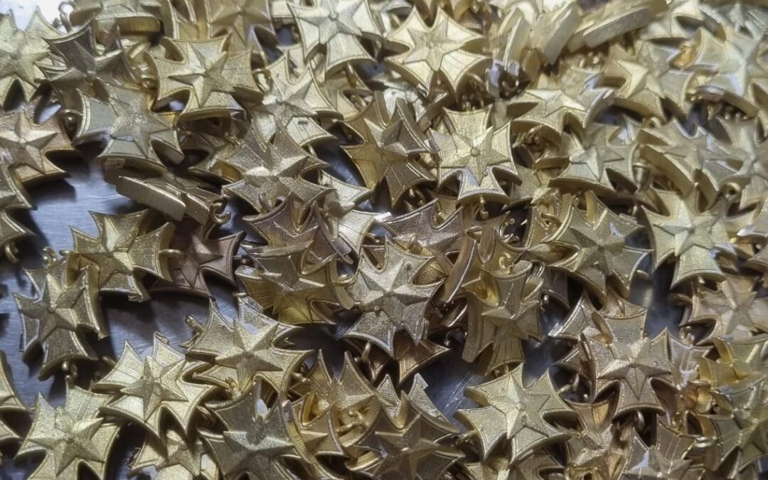 Semijoia fica verde: todas as causas reais e como diagnosticar cada uma